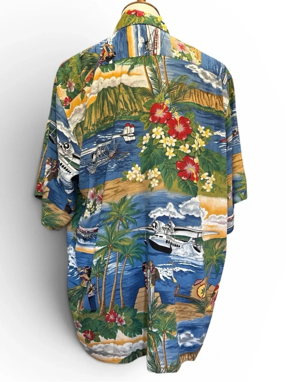 reyn spooner Hawaiian Aloha Shirt with Red & White Floral Print #577